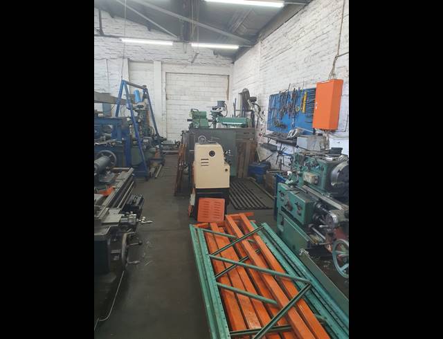 150M² WORKSHOP TO LET IN JACOBS